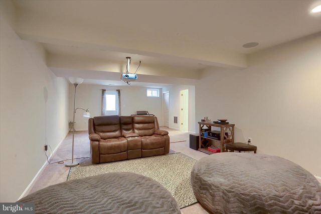 17 BARNHART CIR, Mechanicsburg, PA 17050