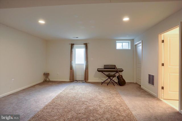 17 BARNHART CIR, Mechanicsburg, PA 17050