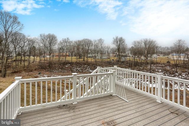 17 BARNHART CIR, Mechanicsburg, PA 17050