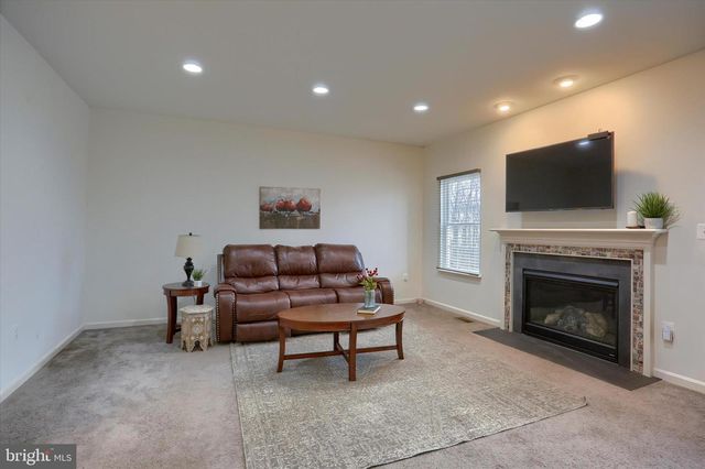 17 BARNHART CIR, Mechanicsburg, PA 17050