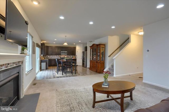 17 BARNHART CIR, Mechanicsburg, PA 17050