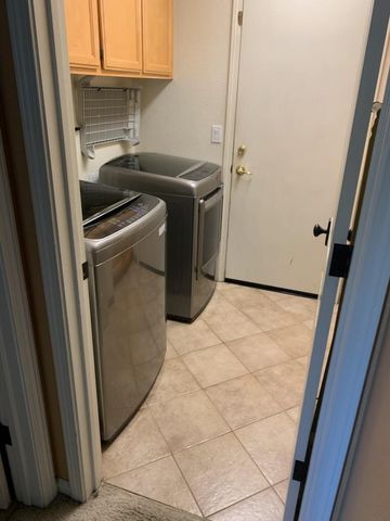 973 Caversham Way, Galt, CA 95632