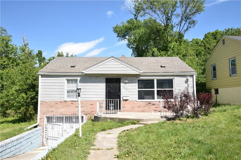 4027 Monroe Avenue, Kansas City, MO 64130