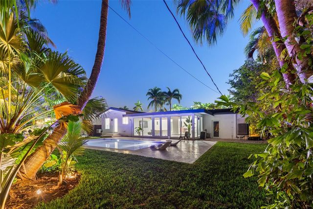 1025 Washington Street, Hollywood, FL 33019