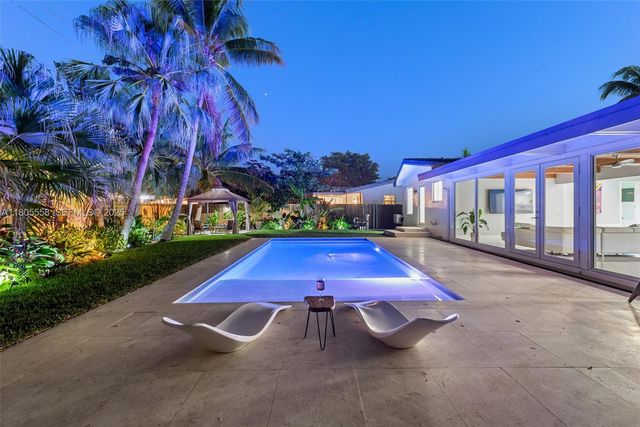 1025 Washington Street, Hollywood, FL 33019