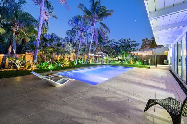 1025 Washington Street, Hollywood, FL 33019