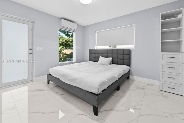 1025 Washington Street, Hollywood, FL 33019