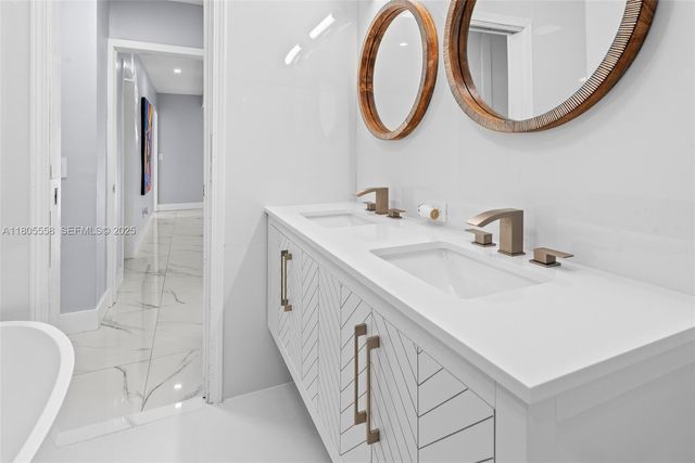 1025 Washington Street, Hollywood, FL 33019