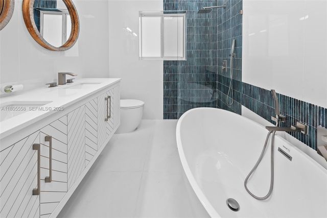 1025 Washington Street, Hollywood, FL 33019