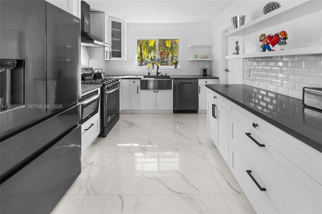 1025 Washington Street, Hollywood, FL 33019