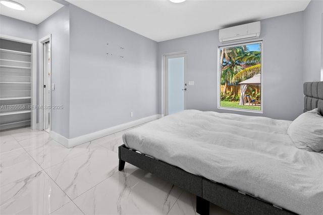 1025 Washington Street, Hollywood, FL 33019