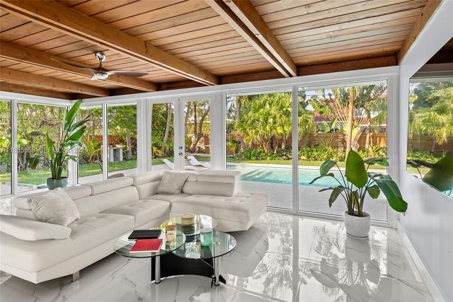 1025 Washington Street, Hollywood, FL 33019