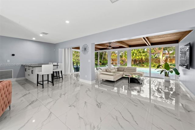 1025 Washington Street, Hollywood, FL 33019