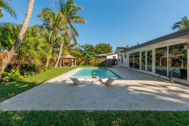 1025 Washington Street, Hollywood, FL 33019