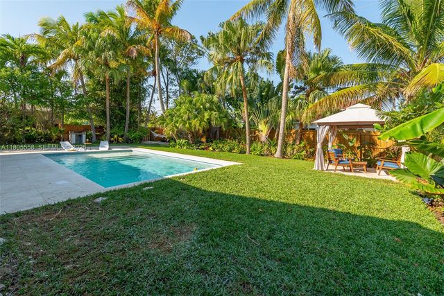 1025 Washington Street, Hollywood, FL 33019