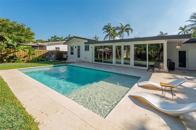 1025 Washington Street, Hollywood, FL 33019