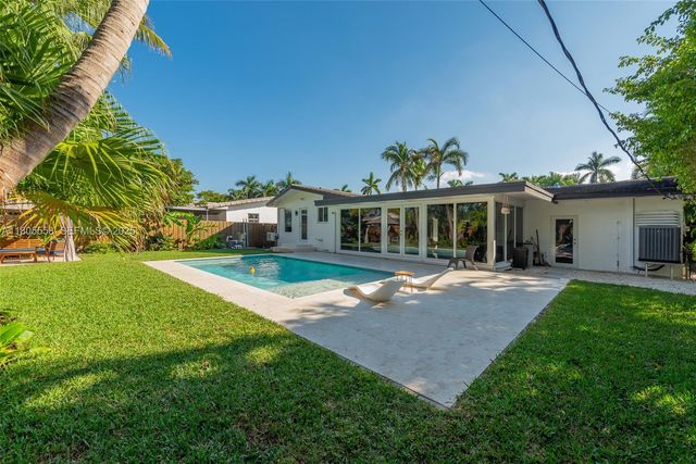 1025 Washington Street, Hollywood, FL 33019