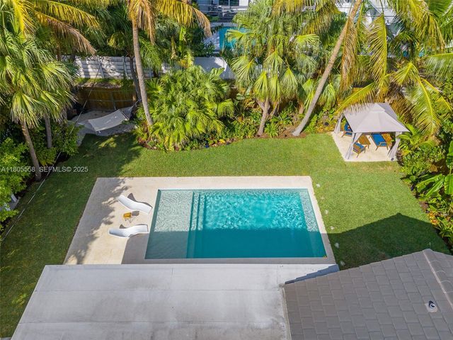 1025 Washington Street, Hollywood, FL 33019