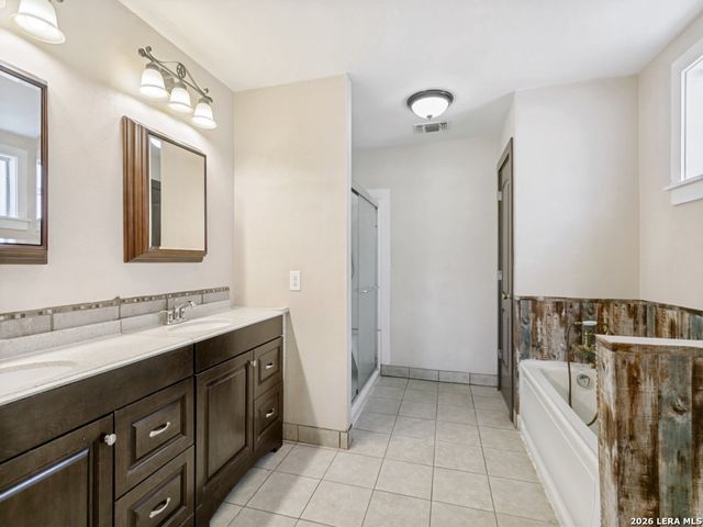10945 Dillon Rd, Atascosa, TX 78002