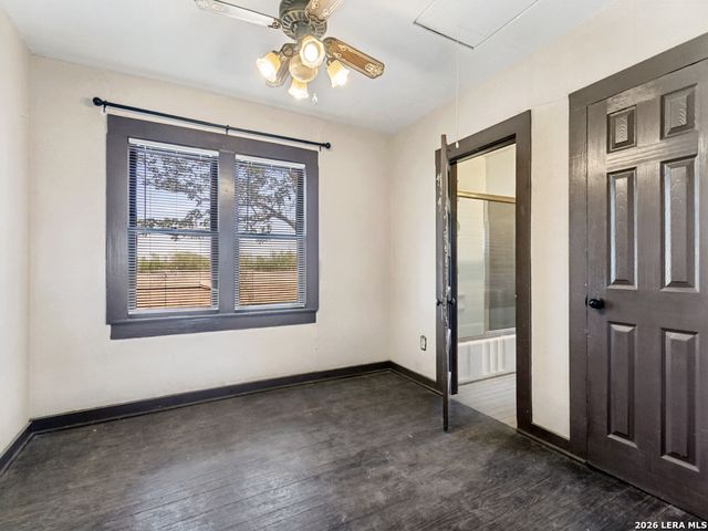 10945 Dillon Rd, Atascosa, TX 78002