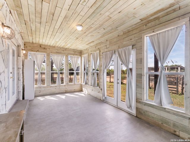 10945 Dillon Rd, Atascosa, TX 78002