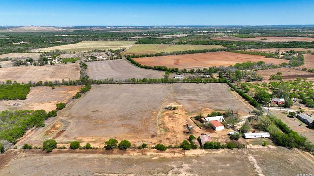 10945 Dillon Rd, Atascosa, TX 78002