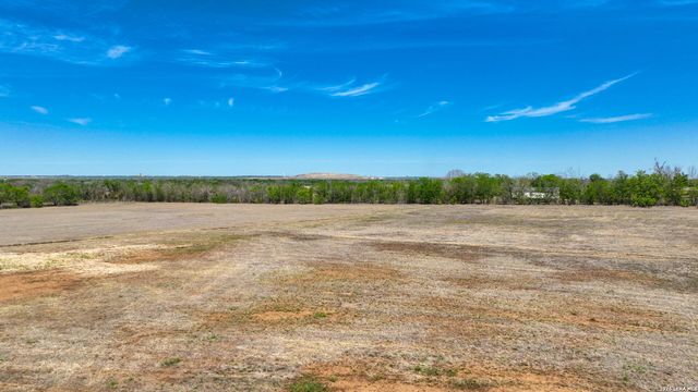 10945 Dillon Rd, Atascosa, TX 78002
