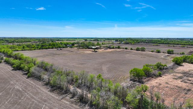 10945 Dillon Rd, Atascosa, TX 78002