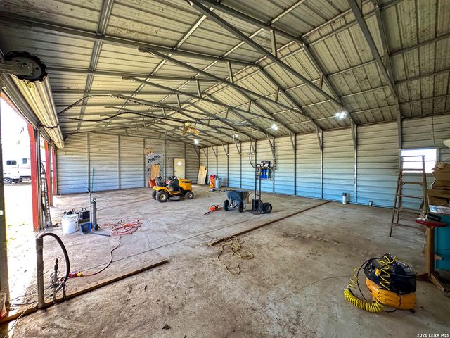 10945 Dillon Rd, Atascosa, TX 78002