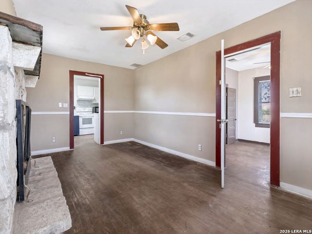 10945 Dillon Rd, Atascosa, TX 78002