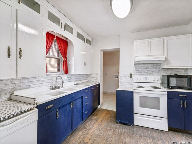 10945 Dillon Rd, Atascosa, TX 78002