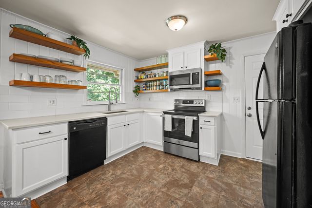 452 Kenridge Circle, Stone Mountain, GA 30083
