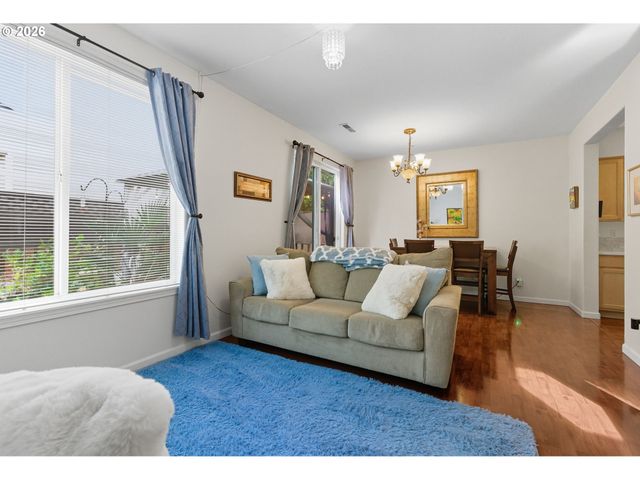 3201 Se ROBIN Cir, Hillsboro, OR 97123