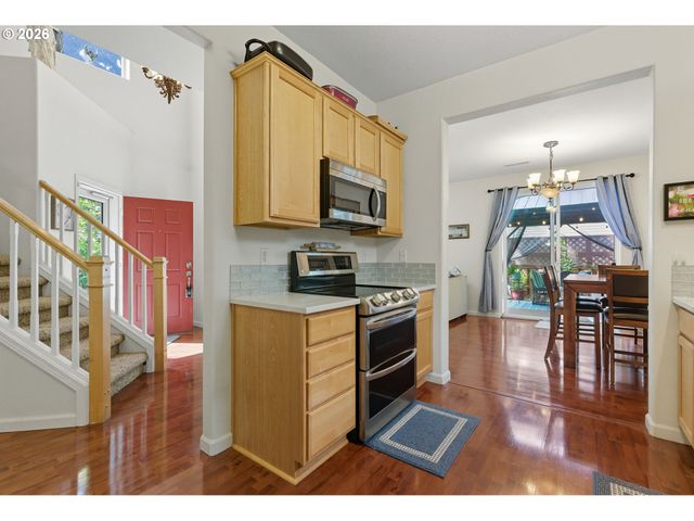 3201 Se ROBIN Cir, Hillsboro, OR 97123