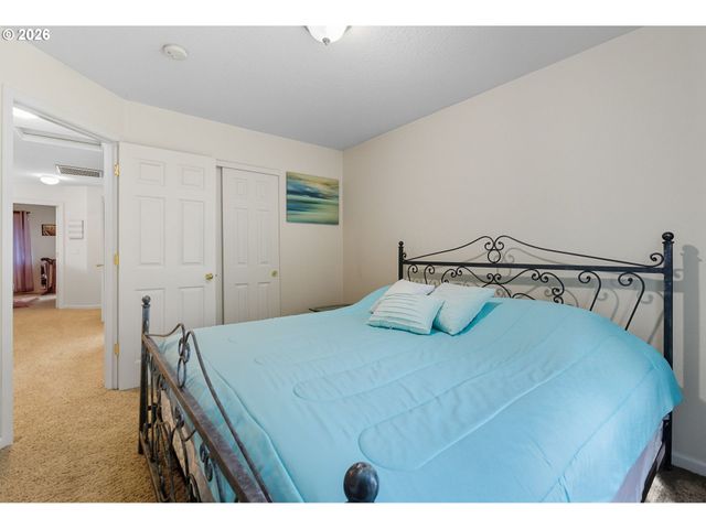 3201 Se ROBIN Cir, Hillsboro, OR 97123