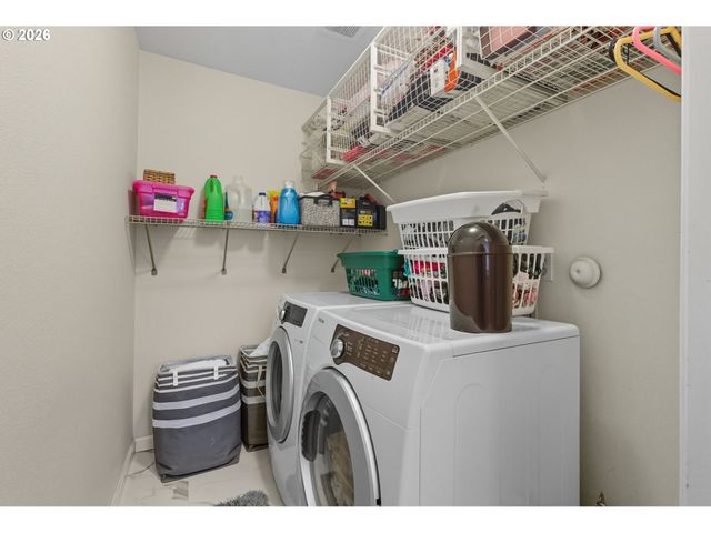 3201 Se ROBIN Cir, Hillsboro, OR 97123