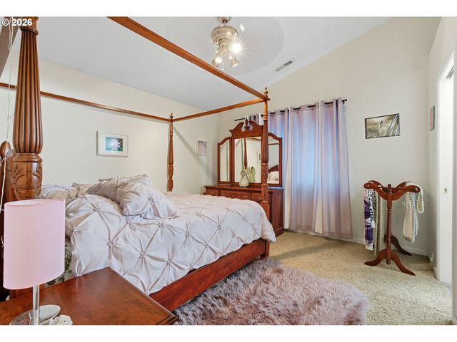 3201 Se ROBIN Cir, Hillsboro, OR 97123