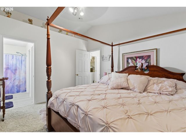 3201 Se ROBIN Cir, Hillsboro, OR 97123