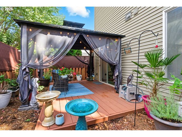 3201 Se ROBIN Cir, Hillsboro, OR 97123