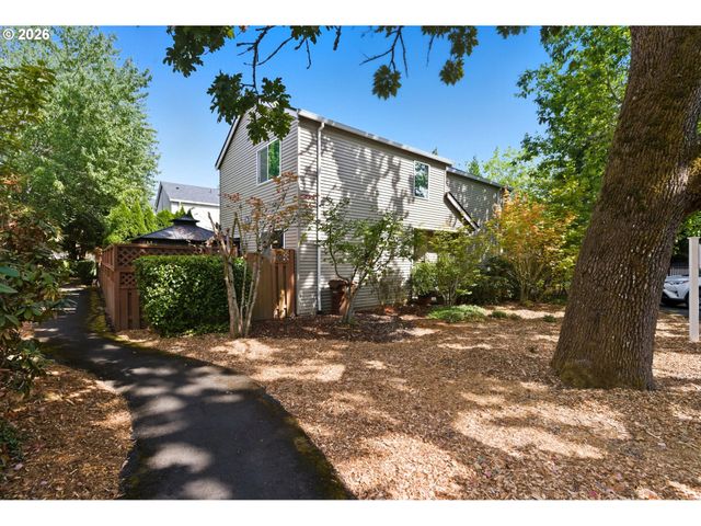 3201 Se ROBIN Cir, Hillsboro, OR 97123