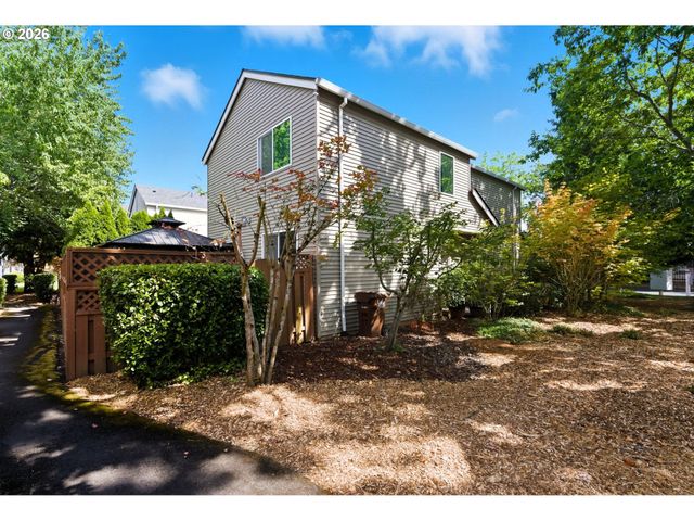 3201 Se ROBIN Cir, Hillsboro, OR 97123