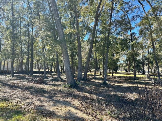 202 Harborview Dr, Beaufort, SC 29907