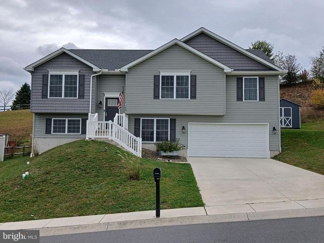14 RIDGE VISTA DR, Pine Grove, PA 17963