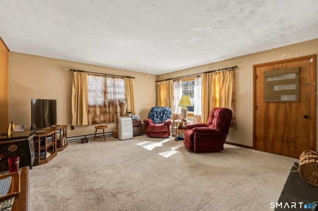 15 Pollys Lane, Montville, CT 06382