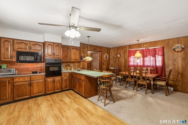 15 Pollys Lane, Montville, CT 06382