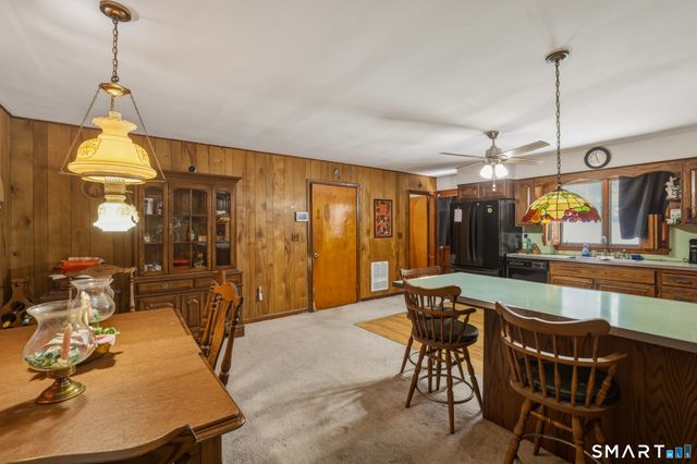 15 Pollys Lane, Montville, CT 06382