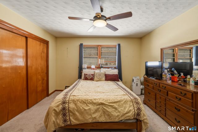 15 Pollys Lane, Montville, CT 06382