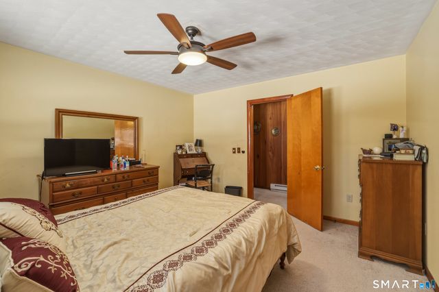 15 Pollys Lane, Montville, CT 06382