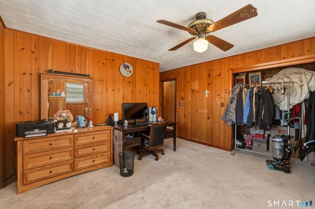 15 Pollys Lane, Montville, CT 06382