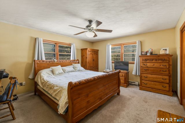 15 Pollys Lane, Montville, CT 06382